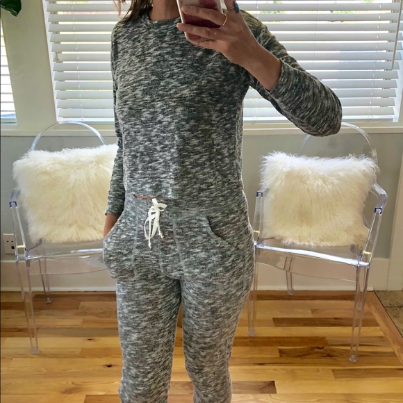 1 LEFT•Cozy Lounge Wear  Jogger Set - Picture 2 of 5